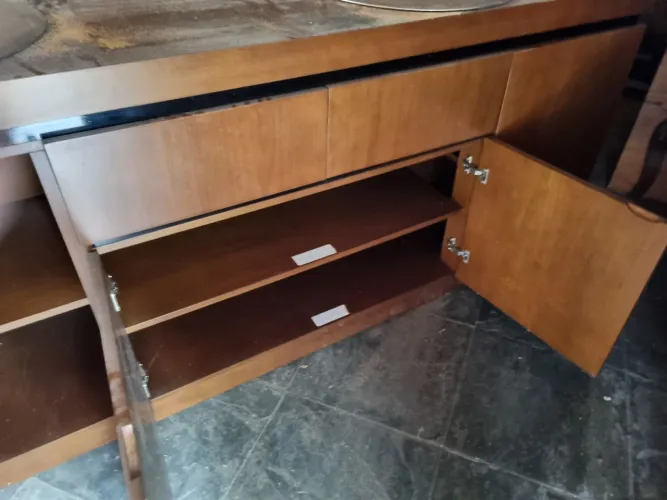 Buffet de madeira