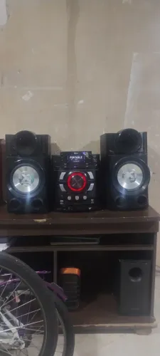 Caixa de som 650 W