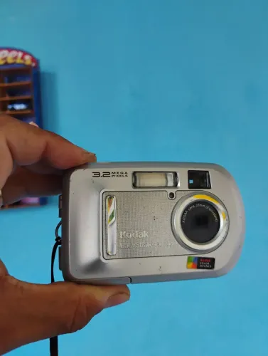 Camera digital Kodak 3.2 mp CX7300 linda 