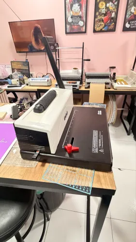 ENCADERNADORA ELÉTRICA / ESPIRAL BINDER C9027A