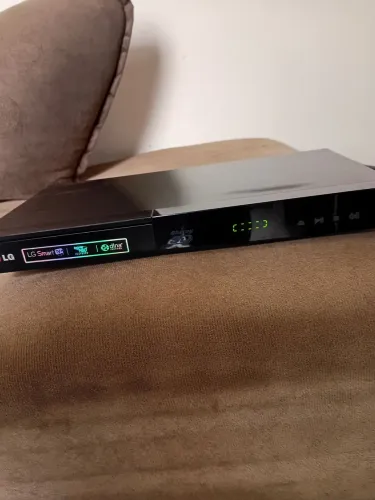 Blue Ray 3d LG. Usado nem 20 mídias nele
