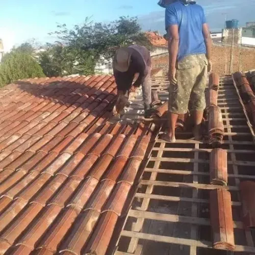Manutenção de telhado com urgência telhadista