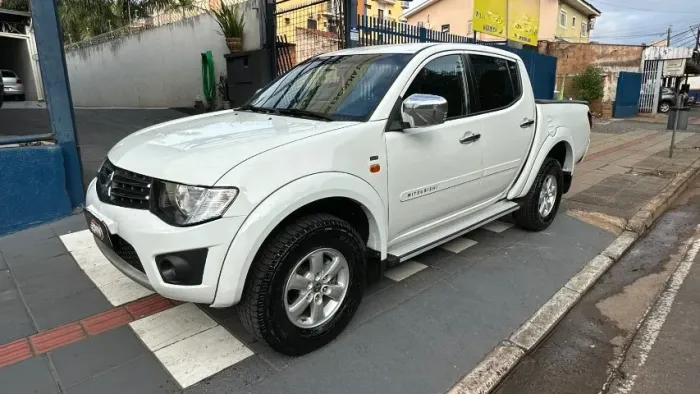 Mitsubishi L200 Triton HLS 2.4 Flex 16V CD Mec. 2015