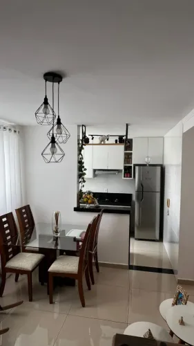 Apartamento Reformado com 2 Quartos - Planalto