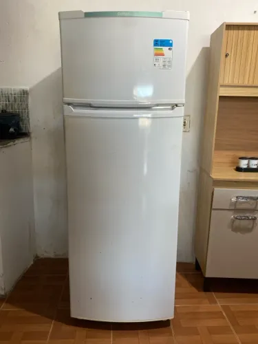 Geladeira em perfeito estado, ( Motor com problema ).