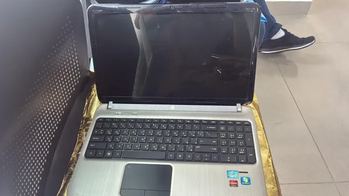 Vendo 2 notebook HP e Positivo. Não estão funcionando para retirada de peças