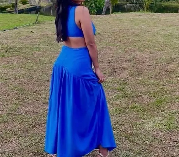 Vestido longo- decote em V