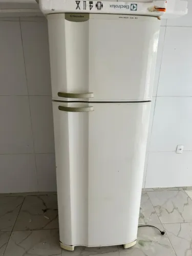 Geladeira Electrolux DC49 SUPER FREZZER CONTATO 