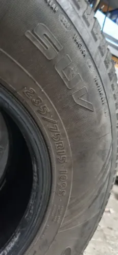 Pneu 235/75-R15 