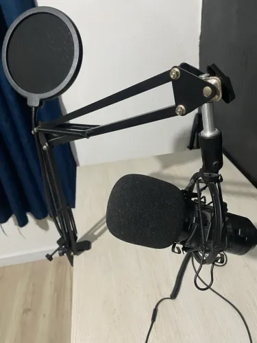 Microfone VD800 Completo com Suporte de Mesa e Shock Mount - Ótimo Estado