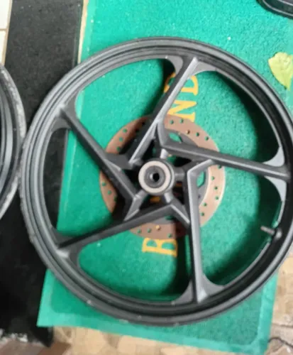 Vende - se roda de Dk 150 e 160  <br>Yes 125 <br>        150