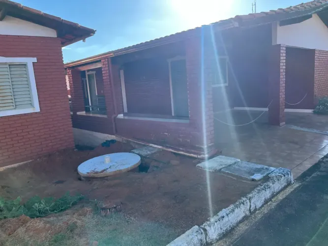 chalé inacabado em um ótimo condomínio bem localizado.