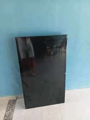 Televisão tela quebrada