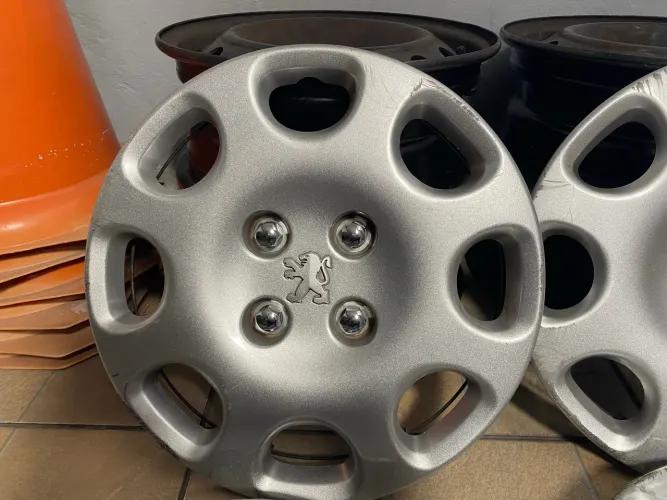 Jogo de Calotas e Rodas aro 14 - ORIGINAIS - PEUGEOT 206 ano 2008