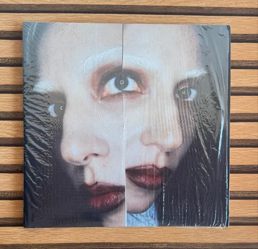 Lady Gaga - MAYHEM Vinil Autografado 
