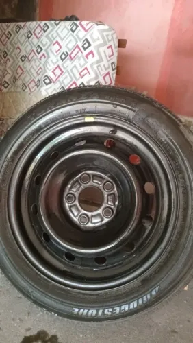 Vende roda com pneu estepe Honda Civic 2008, cinco furos