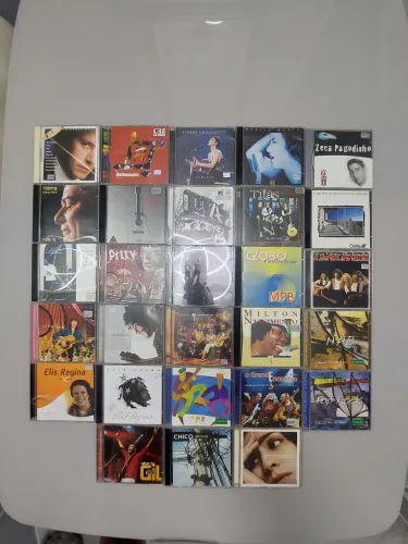 CDS ORIGINAIS DE MUSICA.