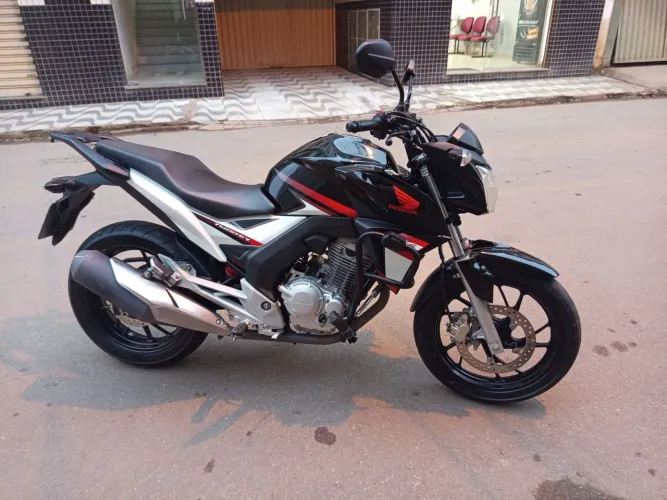Cb Twister 250 2017 novíssima.
