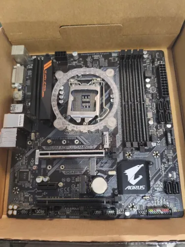 Placa-Mãe Gigabyte B360M Aorus Gaming 3 - LGA 1151