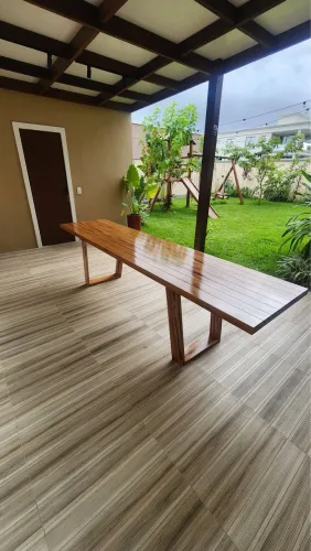 Mesa em madeira Muracatiara maciça