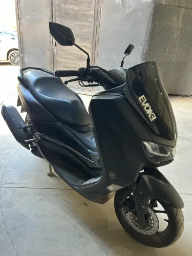 Nmax ano 2022 preto fosca