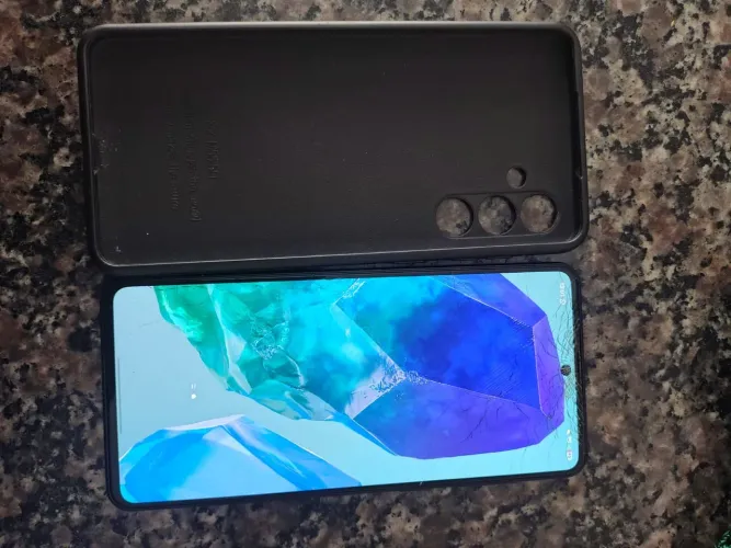 Samsung Galaxy M55 5G 256GB/8GB RAM - Tela Trincada - preço negociável