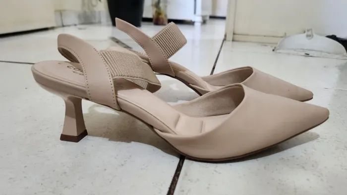 Scarpin Constance Bege Comfort Elástico original 