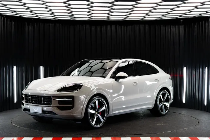 Porsche Cayenne S Coupe 4.0 V8 474cv 2024