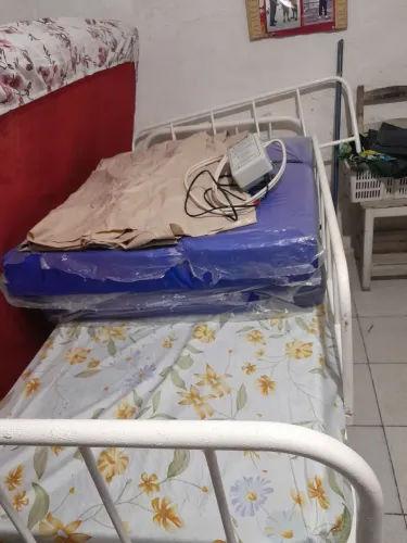 Cama hospitalar usada seme nova