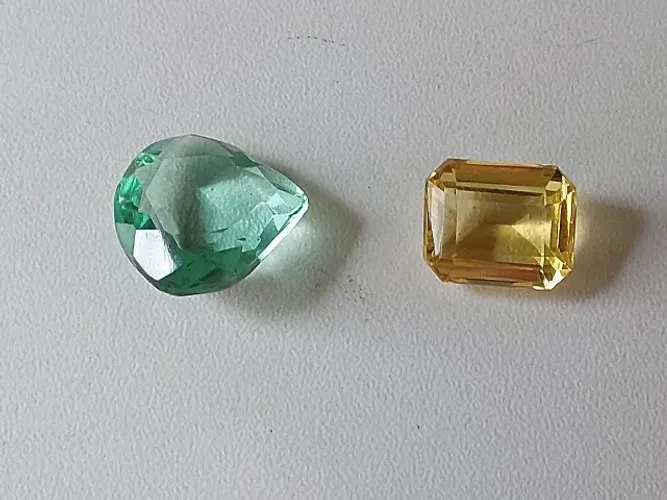 2 Belos Topázios:  Amarelo e Verde