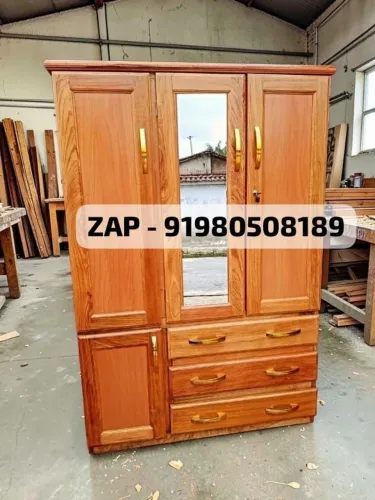 Guarda roupa - de solteiro completo com espelho disponível