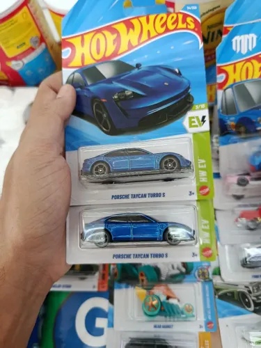 Miniaturas Hotweels raras colecionáveis: Porshes,Mustang Shelby,supra,tunneds,Chevy,subaru