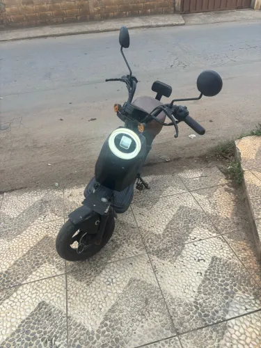 Scooter Elétrica WD2 800W 2 Lugares - 22.000 km - Autonomia 50 km - R$ 4.500