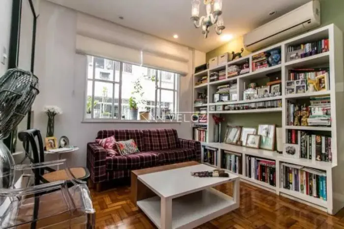 Apartamento : / Residencial / Humaitá