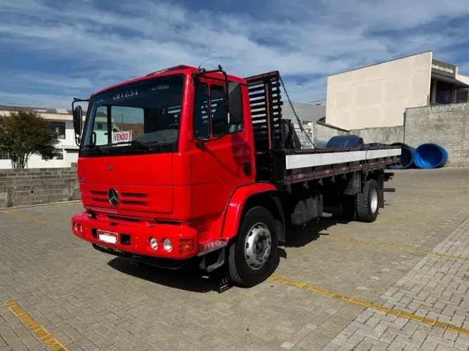 Caminhão Mercedes 1718 2009 Único Dono 140mil km Carroceria 7m Pneus Novos Impecável
