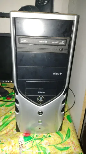 Vendo computador Quad core funcionando perfeitamente