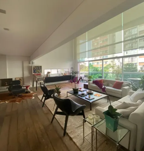 Apartamento - Perdizes - 4 Dormitórios - 250m².