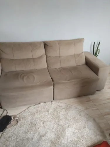 SOFÁ BEGE DE 3 LUGARES