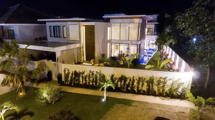 CASA À VENDA NO CONDOMÍNIO SANTA MÔNICA JARDINS, 5 SUITES, BARRA DA TIJUCA-RJ