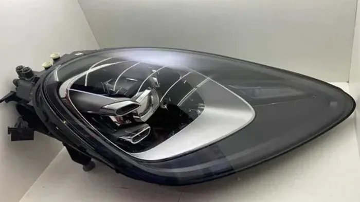 Farol Led Lado Direito Porsche Cayenne 2019 9y0941034t Direito/passageiro