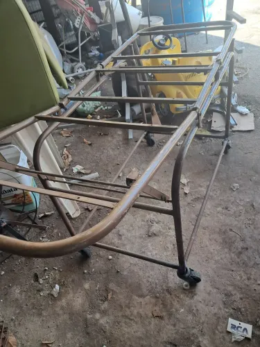 Cama maca antiga duas posicoes de rodinha