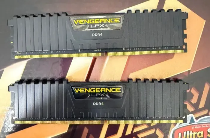 Kit Memórias DDR4 16gb(2x8) 3200MHZ Corsair Vegeance- Loja física