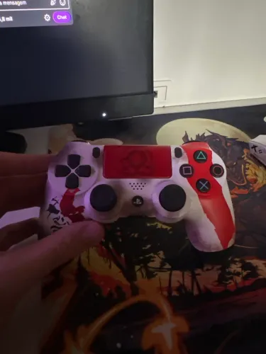 PS4 slim, teclado redragon 100% novo mais um controle personalizado