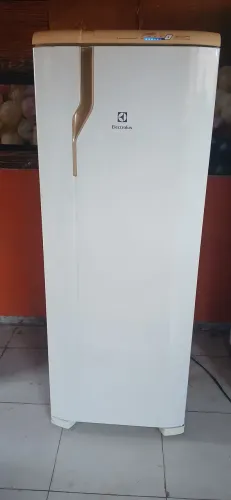 Geladeira Electrolux Frost freer 