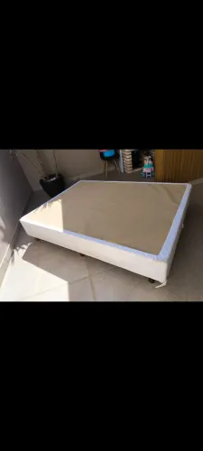 Base box casal, tamanho padrão (usada)