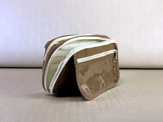 Necessaire Organizadora de Viagem Bege com Vários Compartimentos