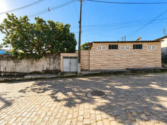 Aluguel no bairro Guarapes.