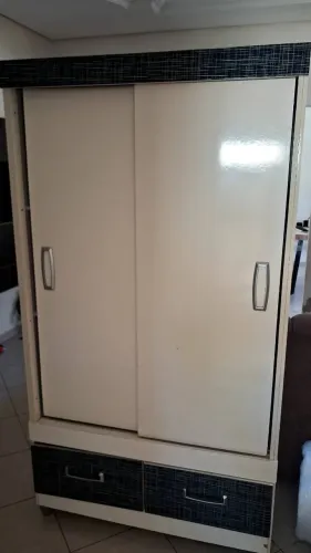 Doando guarda roupas infantil. Não entrego