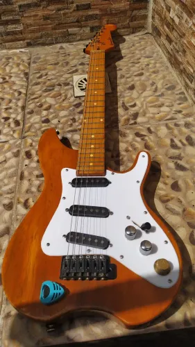 Guitarra Jenifer raridade anos 80