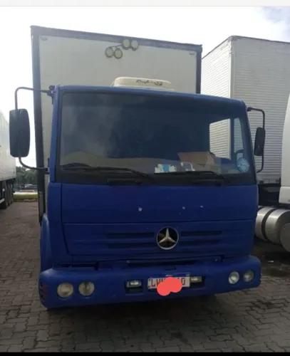 Caminhão Mercedes 712 Série C